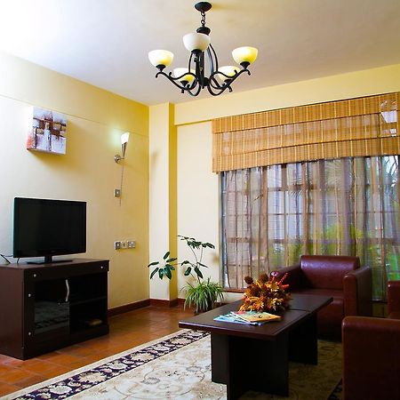 Batians Apartment Hotel Nairobi Exterior photo