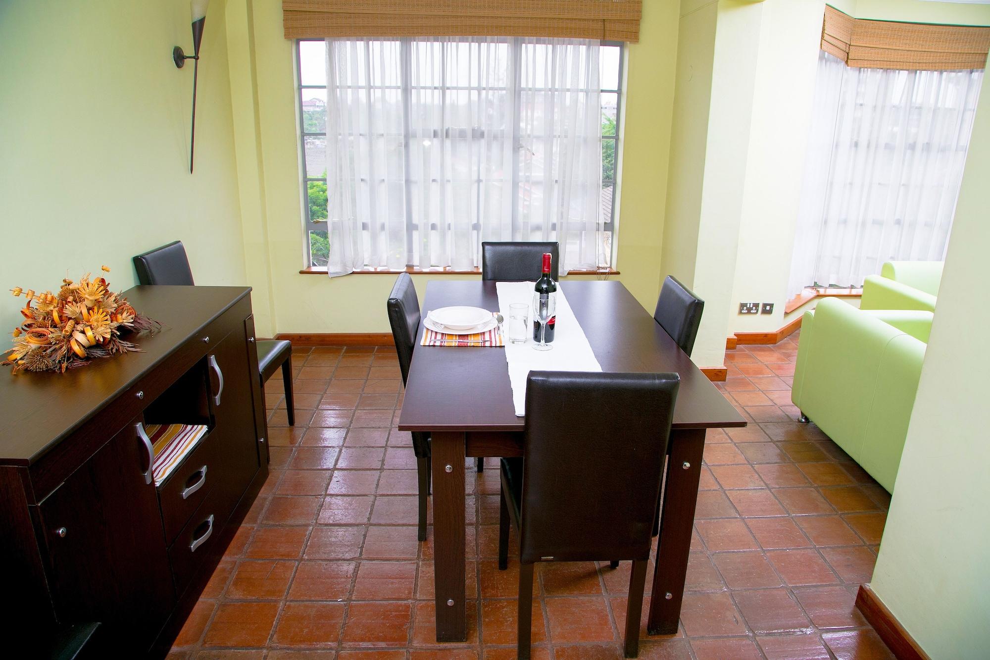 Batians Apartment Hotel Nairobi Exterior photo