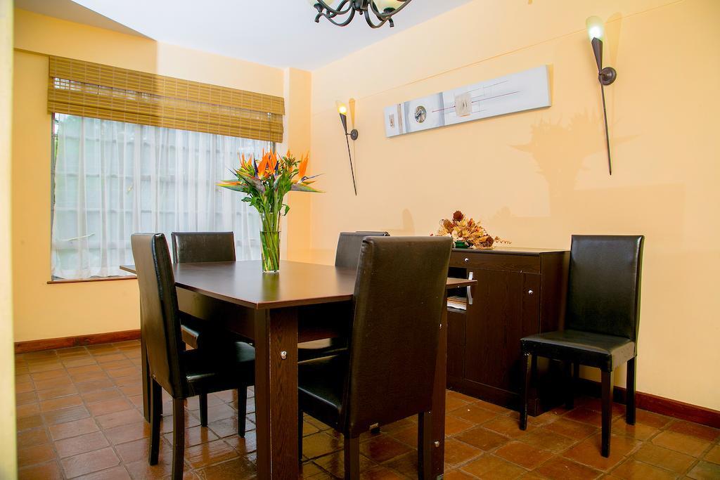 Batians Apartment Hotel Nairobi Room photo
