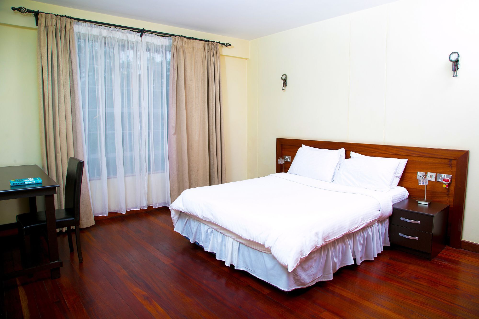 Batians Apartment Hotel Nairobi Exterior photo