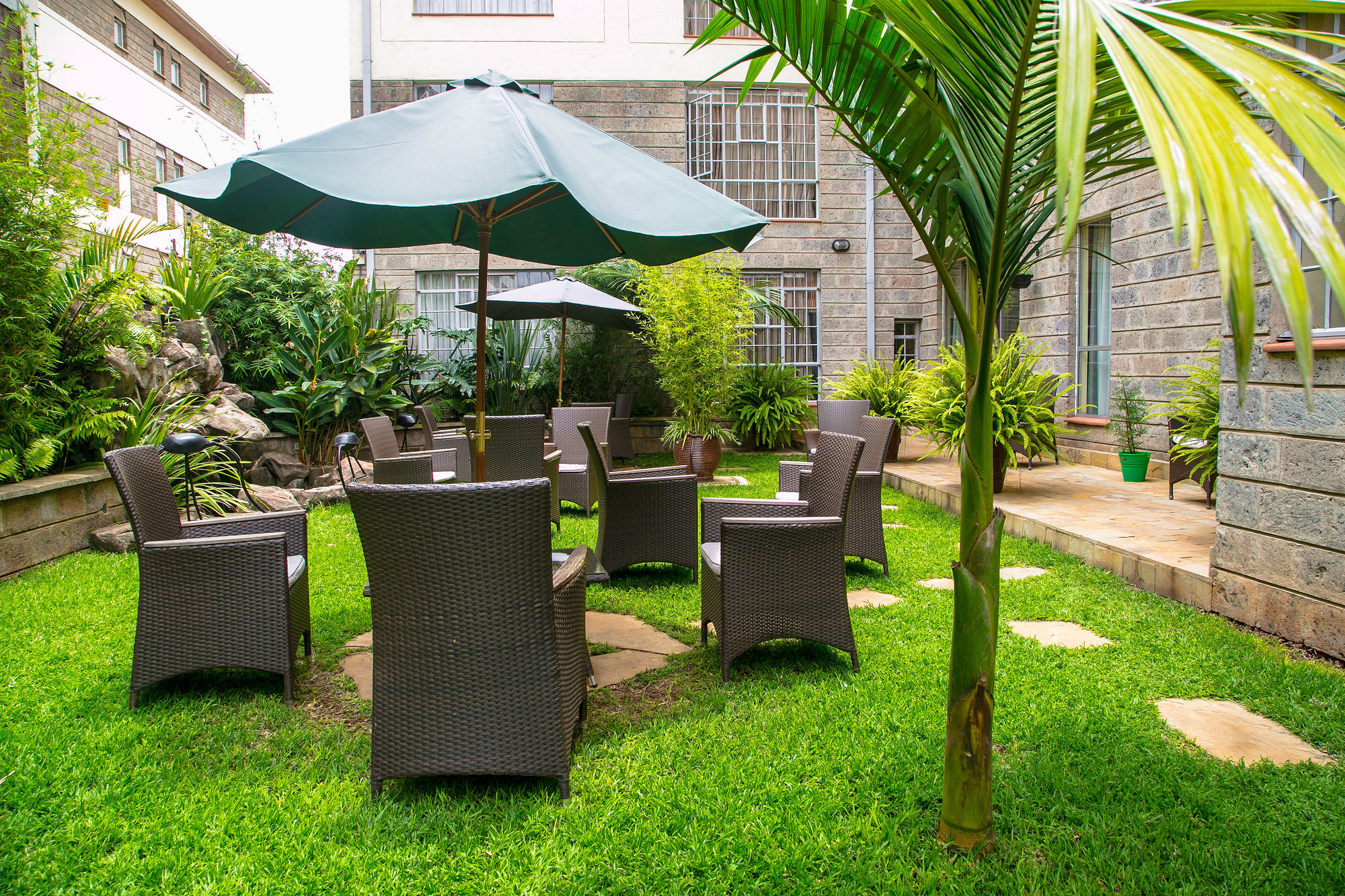 Batians Apartment Hotel Nairobi Exterior photo