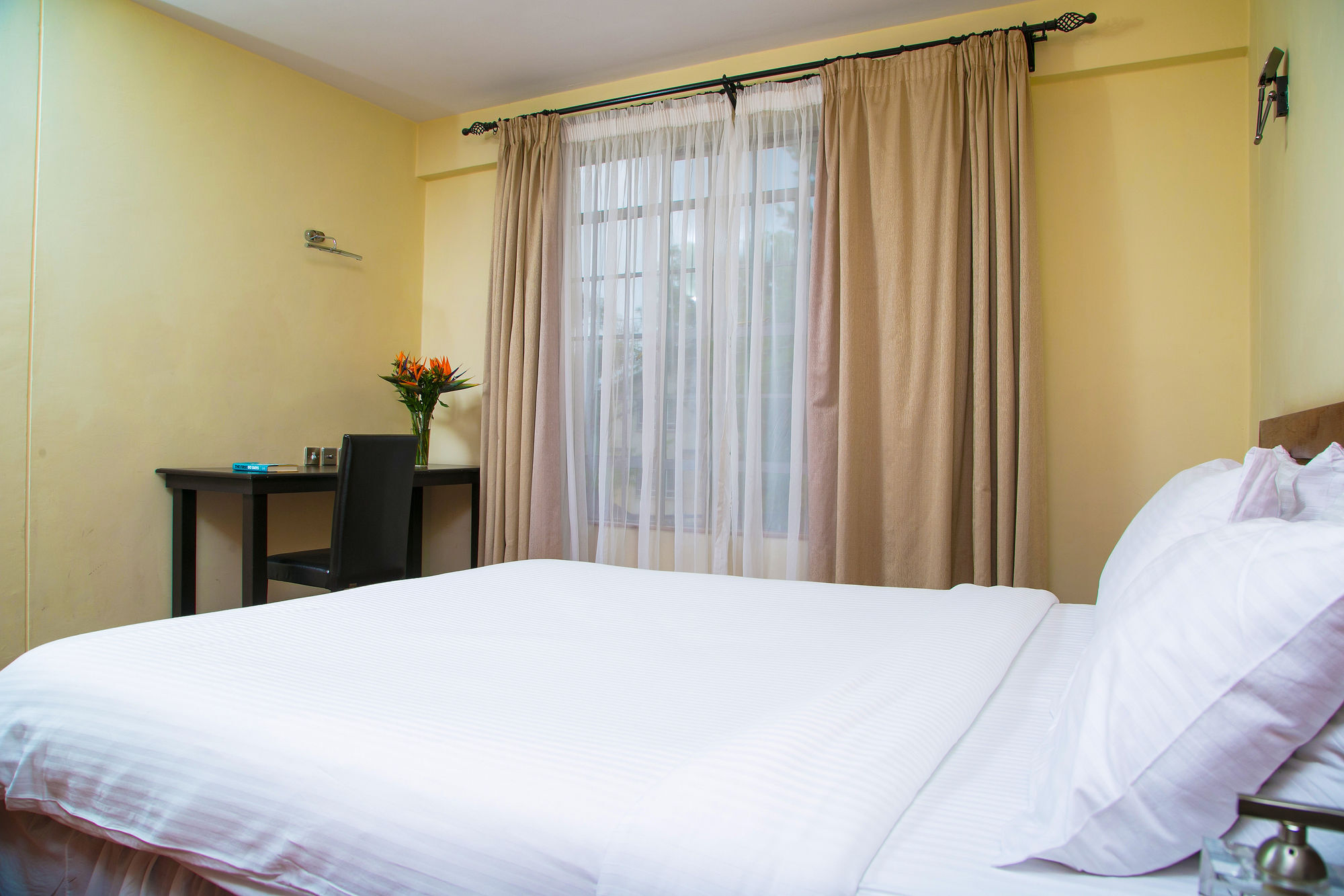 Batians Apartment Hotel Nairobi Exterior photo
