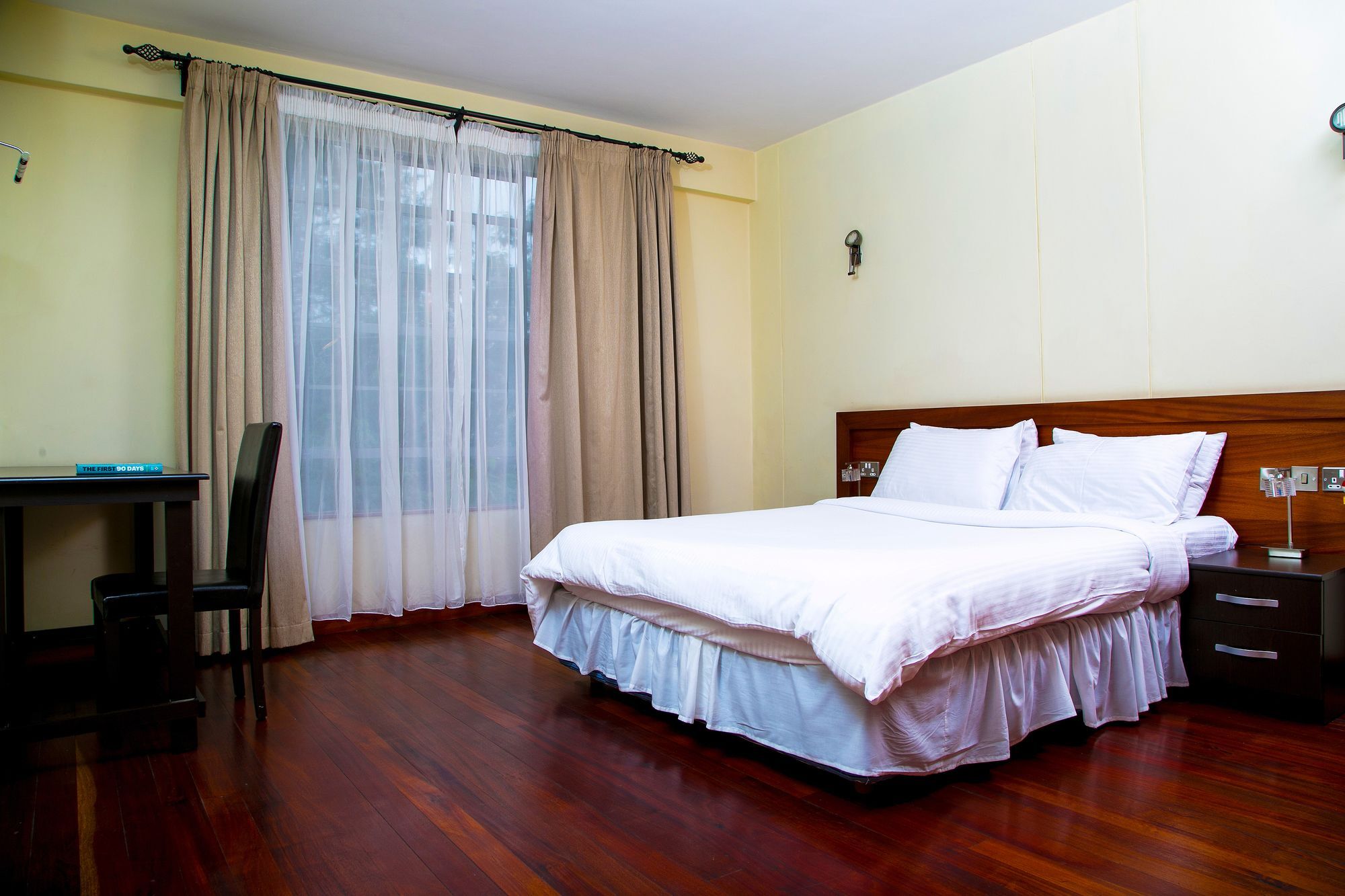 Batians Apartment Hotel Nairobi Exterior photo